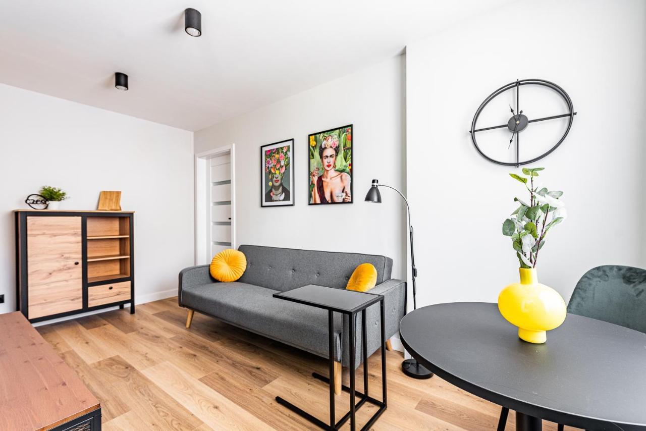 Apartment Frida Katowice Ligota Near Hospitals & Sum Bagian luar foto